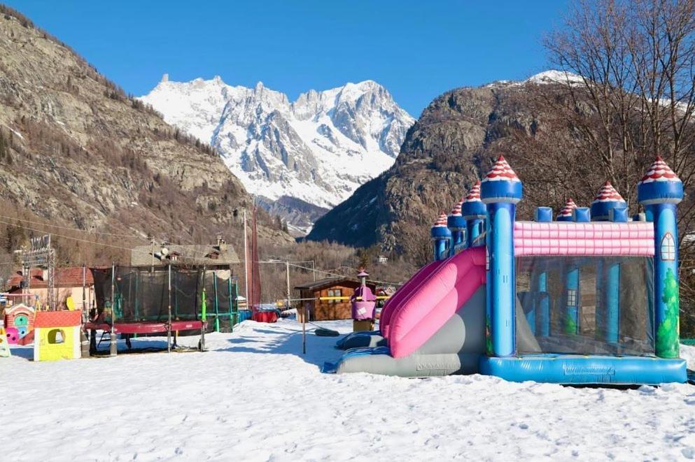 Apartment "La Maison Des Guides" Courmayeur Exterior foto