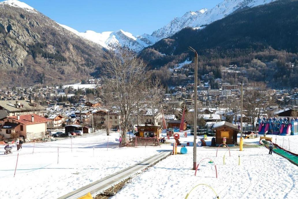 Apartment "La Maison Des Guides" Courmayeur Exterior foto