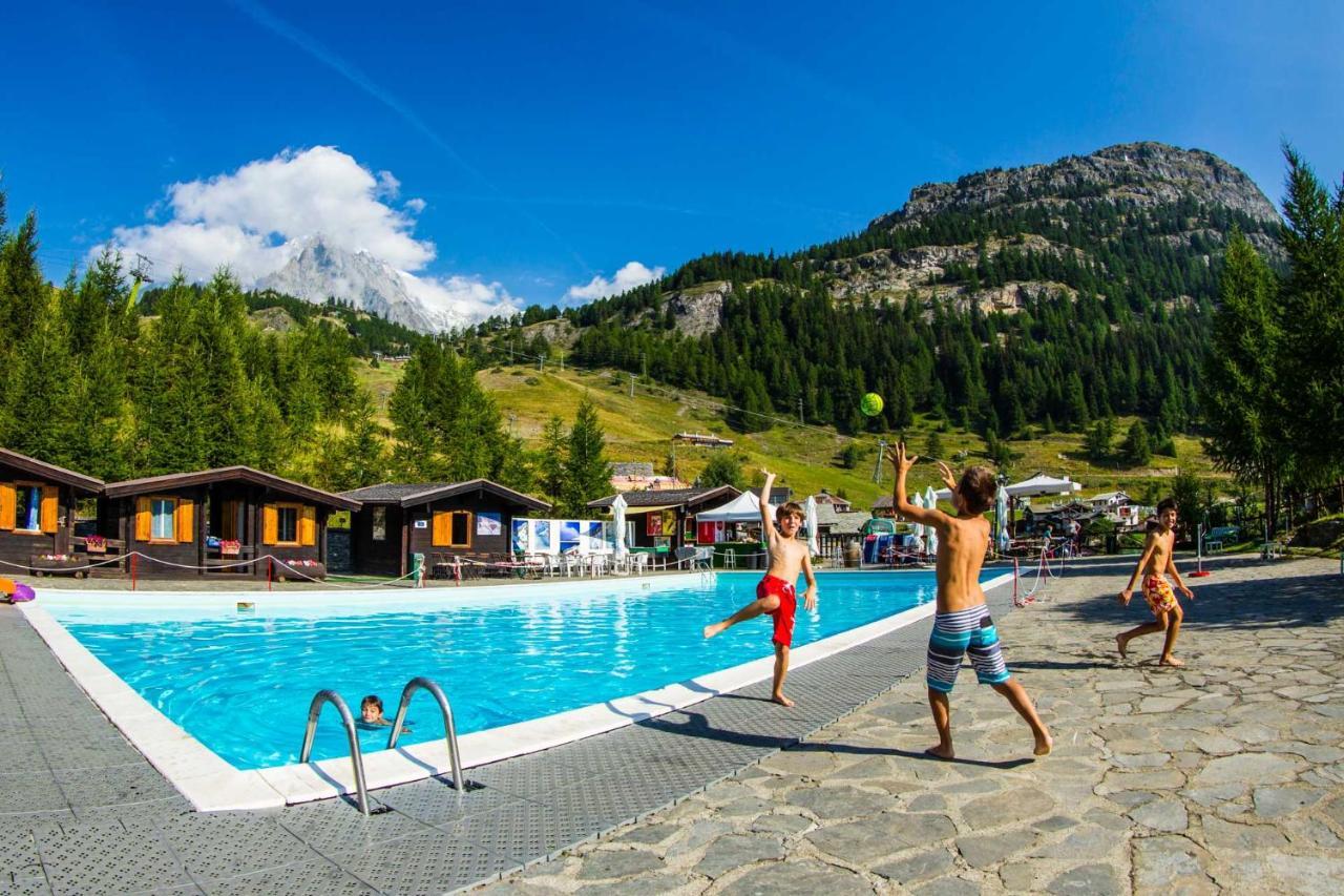 Apartment "La Maison Des Guides" Courmayeur Exterior foto